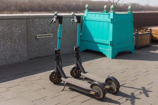 Quelle trottinette pour adultes peut supporter jusqu’à 120 kilos ?