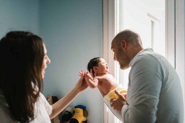 Développement du langage chez le bébé : étapes et stimulations
