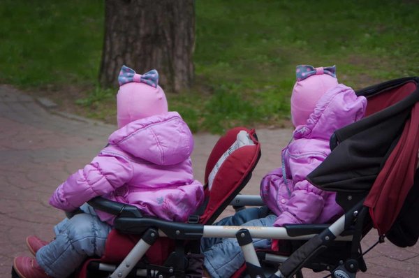 Comment choisir les poussettes pour jumeaux?