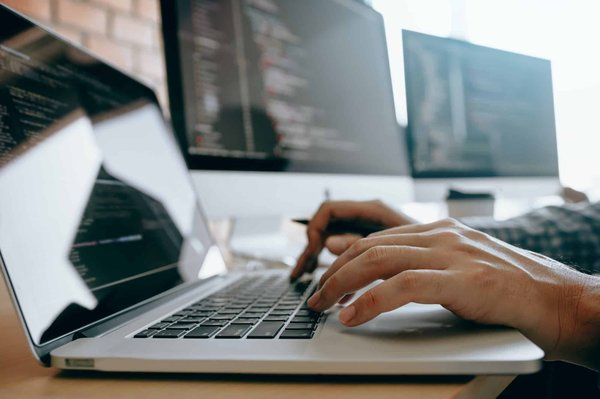 Comment choisir son agence web à Marseille ?