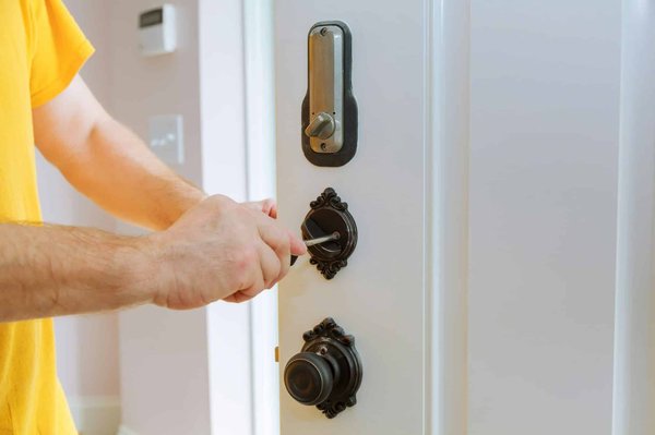 Pourquoi est-il essentiel de choisir un serrurier qualifié pour la sécurité de votre maison ?